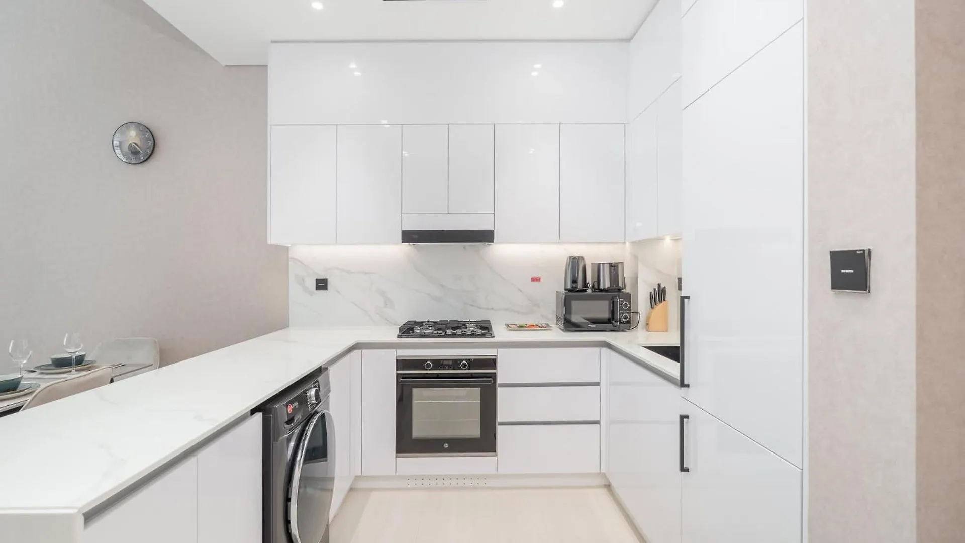 Spacious Apartment For 4 In Jvc Ντουμπάι